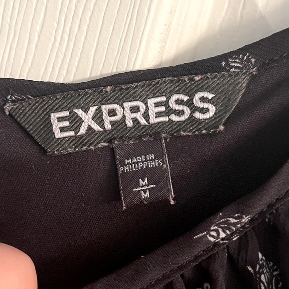 Express Floral Flowy Top - Picture 3 of 3